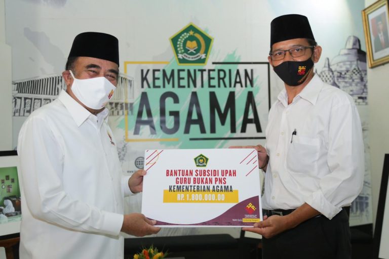 HGN 2020, Menag Serahkan Bantuan Subsidi Upah Guru Non-PNS