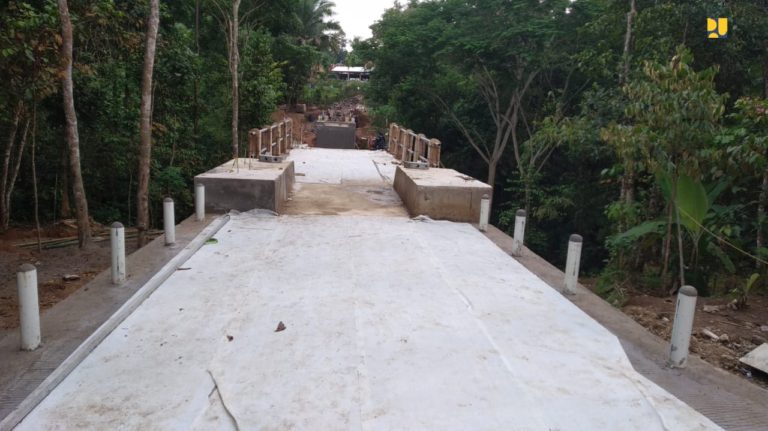 Kementerian PUPR Bangun Jembatan Gantung Mekar Baru di Kabupaten Serang Banten