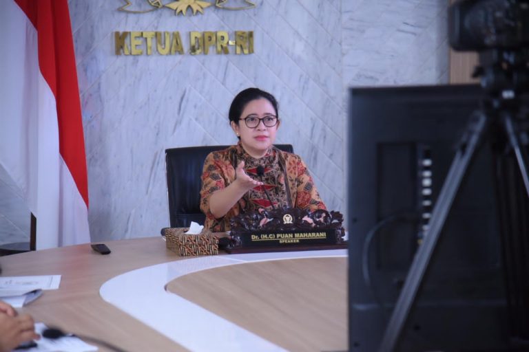 Perusahaan Dilarang Tahan Ijazah, Puan Ingatkan Soal Pengawasan dan Sanksi Bagi Pelanggar