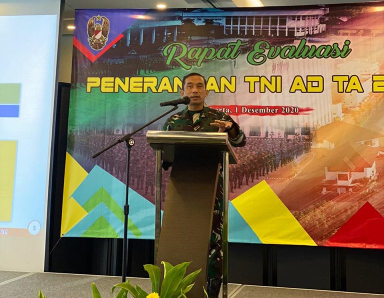 Pimpin Rapat Evaluasi Penerangan, Kadispenad: Manfaatkan Media Setempat