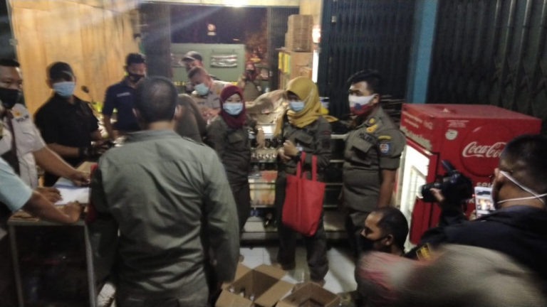Razia Jelang Natal dan Tahun Baru, Satpol PP Depok Sita 874 Botol Miras