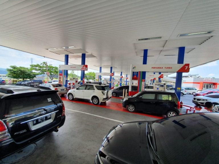 Konsumsi BBM di SPBU Tol Trans Jawa Naik Hingga 400% Saat Libur Natal, Pertamax dan Pertamax Turbo Semakin Diminati