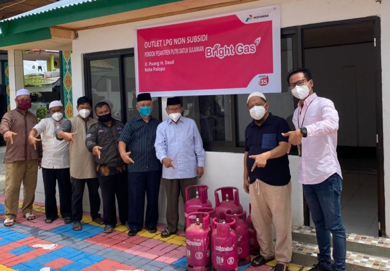 Pertamina Sales Area Sulseltra Buat 10 Outlet Bright Gas di Panti Asuhan