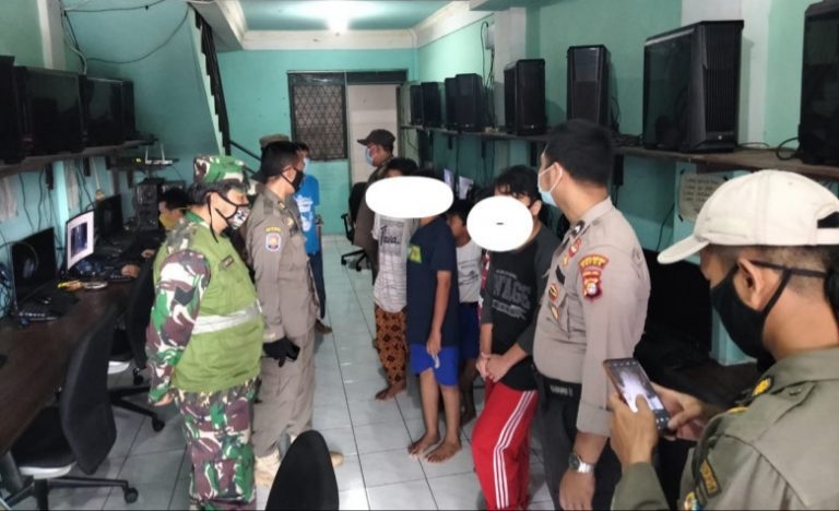 Pelajar Depok Diimbau Tidak Main di Warnet saat Jam Belajar