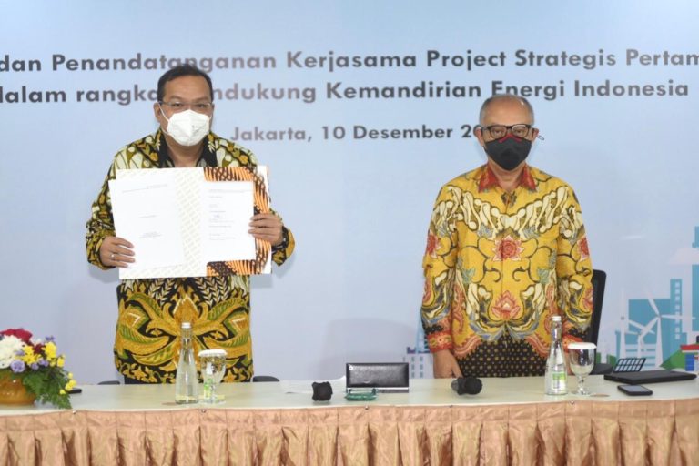 Kado HUT ke-63 Tahun, Peresmian Kilang Langit Biru Cilacap dan Kerjasama Proyek Strategis