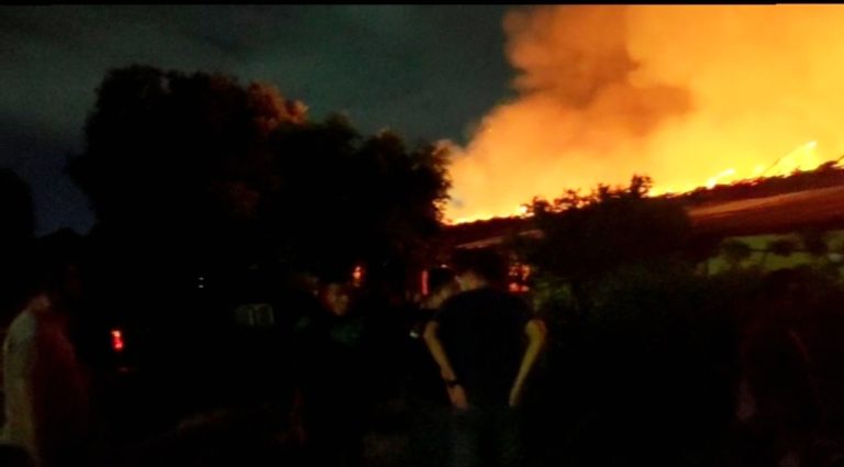 Tujuh Bangunan Flat di dekat Asrama Brimob Depok Terbakar