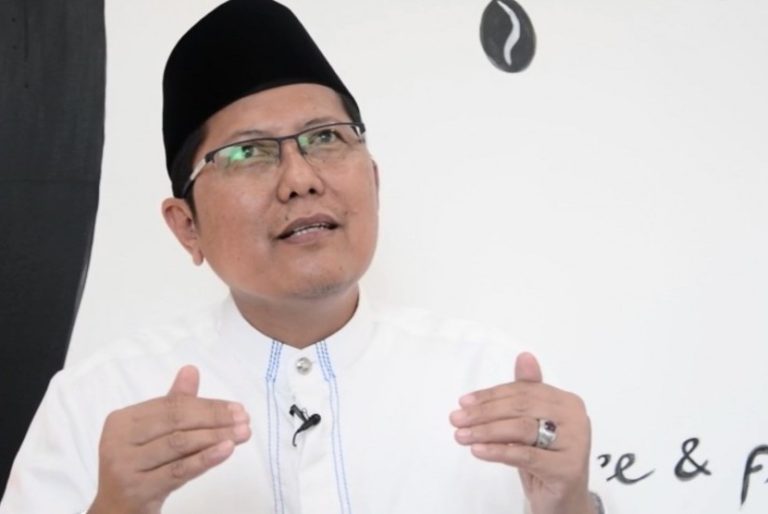 Cholil Nafis Ingatkan Umat Islam Jangan Ikut-ikutan Rayakan Natal