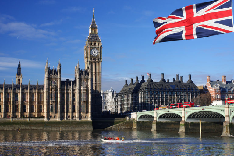 Inggris Perpanjang Kewenangan Lockdown Hingga 17 Juli 2021