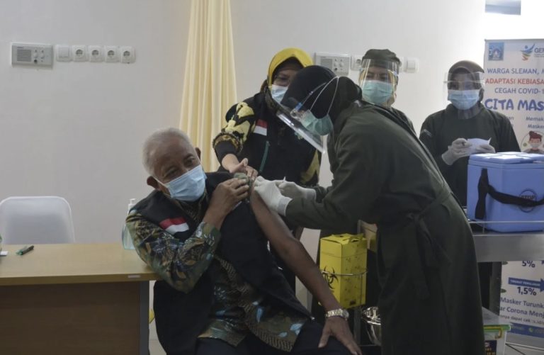 Ini Penjelasan Kemenkes Soal Bupati Sleman Positif Covid-19 Usai Vaksinasi