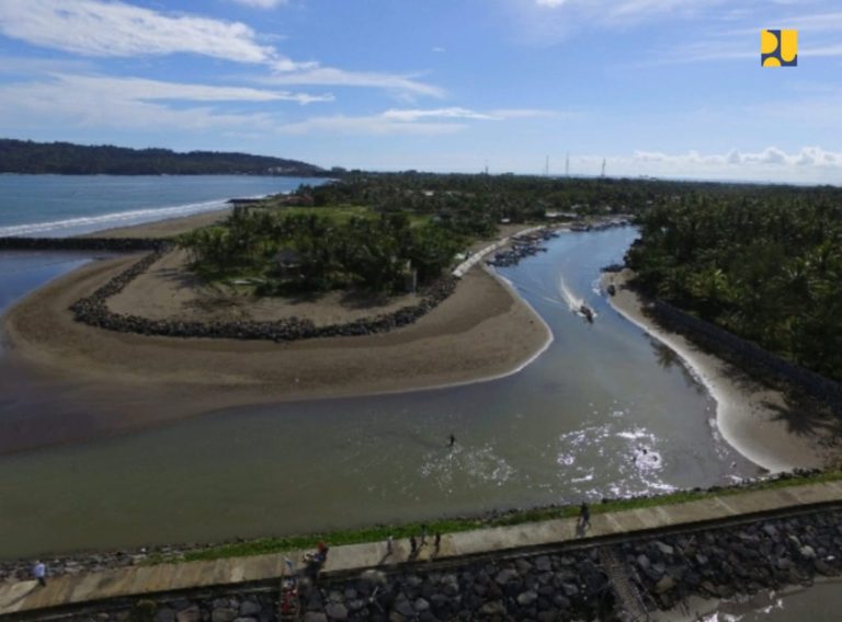 Kementerian PUPR Bangun Prasarana Pengendali Banjir Muara Sungai Cikidang Pangandaran