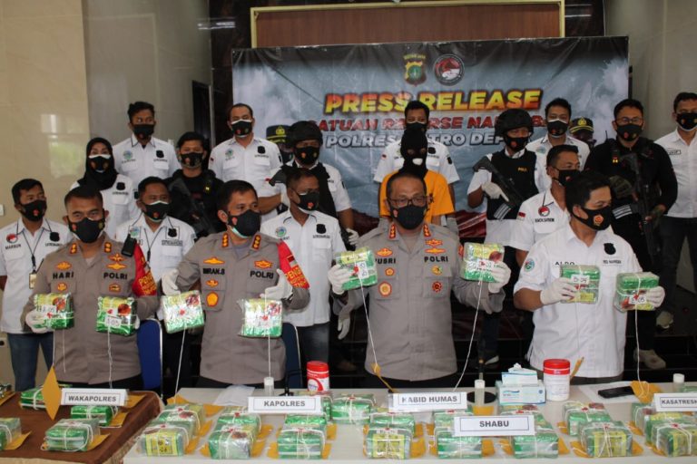 Bekuk Kurir Narkoba Antarnegara, Polres Depok Sita Sabu Senilai Rp46 Miliar