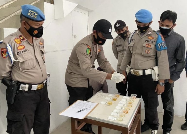 Propam Polri Akan Periksa Urine Anggota Polsek dan Polres