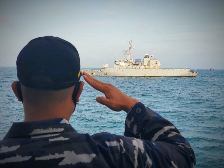 TNI AL Gelar Passex dengan Kapal Perang Prancis di Selat Sunda