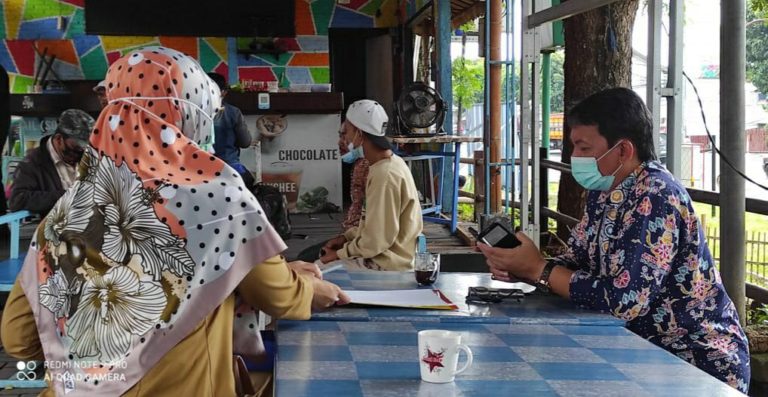 Miris! Penyerahan SK Pensiun Sekda Depok Dilakukan di Warung Kopi