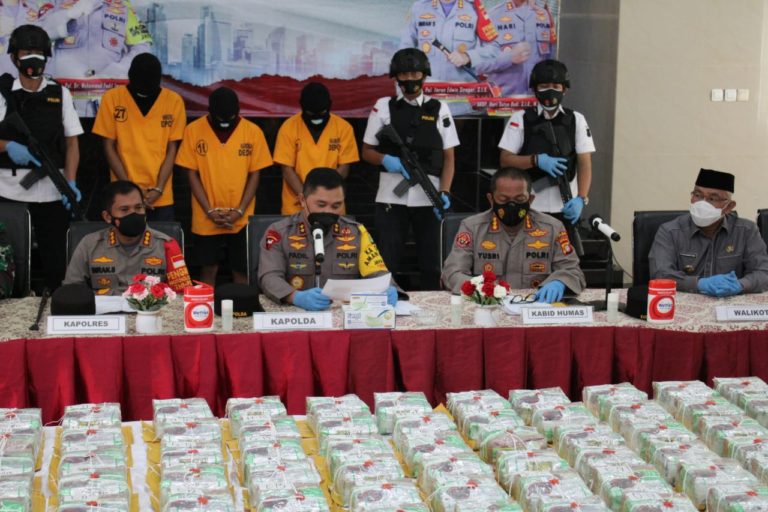 Spektakuler! Polres Metro Depok Bongkar Peredaran 258 Kilogram Sabu