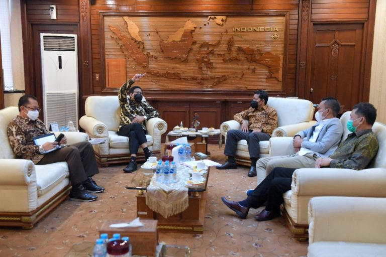Gus Menteri Ajak UIN Sunan Ampel Bersama Membangun Desa
