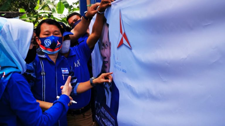 Setia Pada AHY, Demokrat Jakarta Gelar Aksi Bubuhkan Cap Jempol Darah