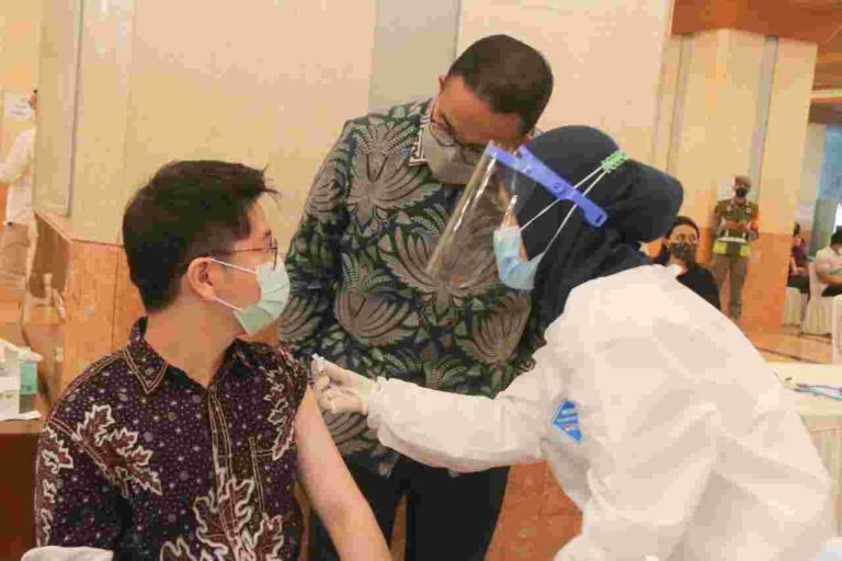 Anies Siapkan 5.200 Dosis Vaksin untuk Jurnalis di Jakarta
