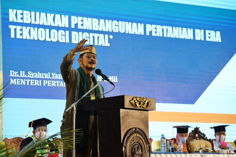 Mentan Bicara Sarjana dan Peran Penting Pertanian Modern di UNHAWA