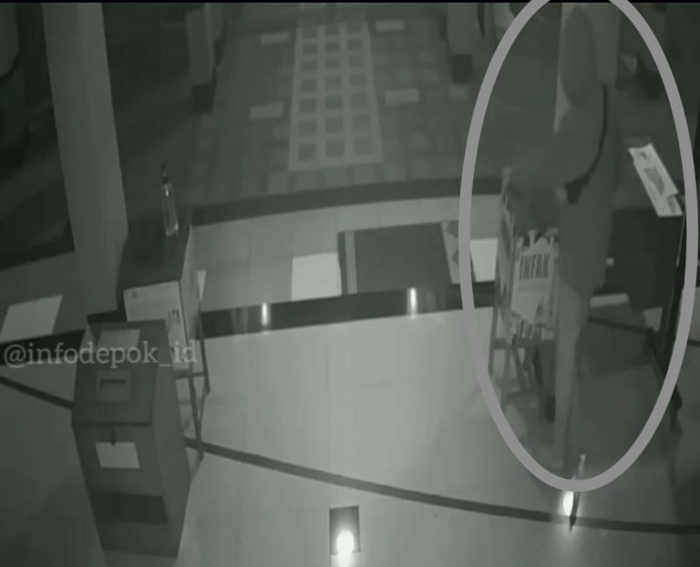 Viral Aksi Maling Kotak Amal Masjid di Depok, Netizen: Semoga Diberi Hidayah