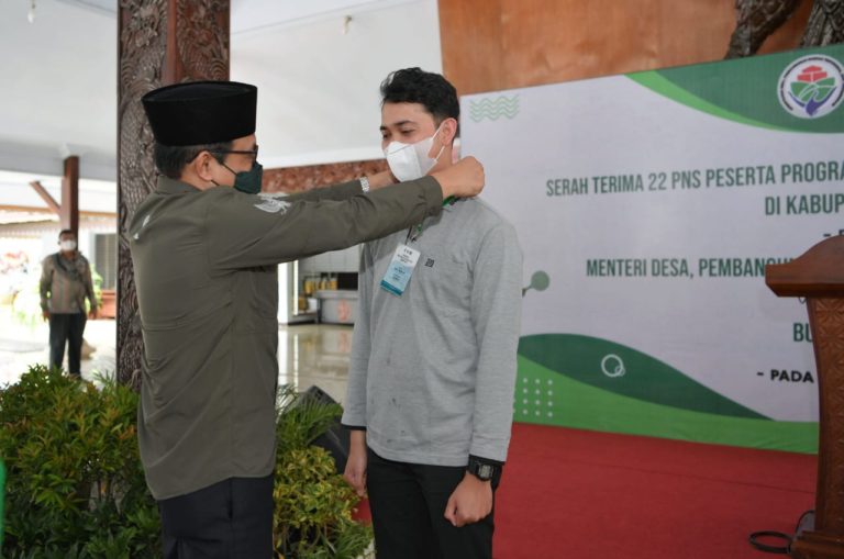 Gus Menteri Tugaskan ASN Kerja Langsung ke Desa