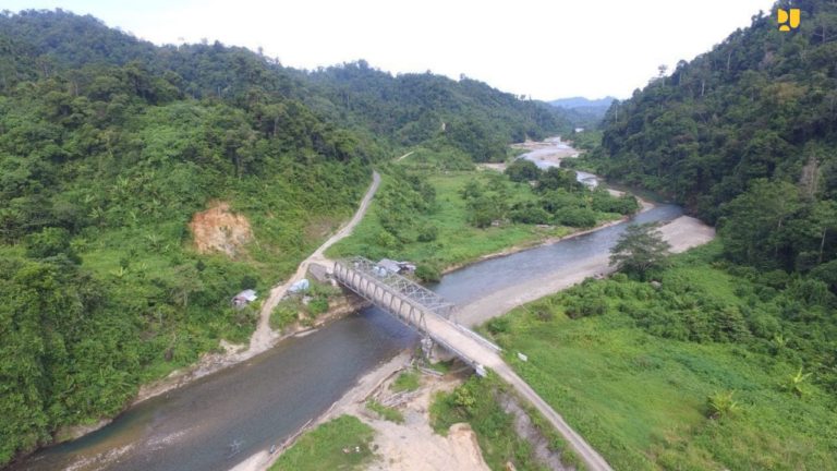 Pemerintah Lanjutkan Pembangunan Jalan Perbatasan Kaltara di 2021