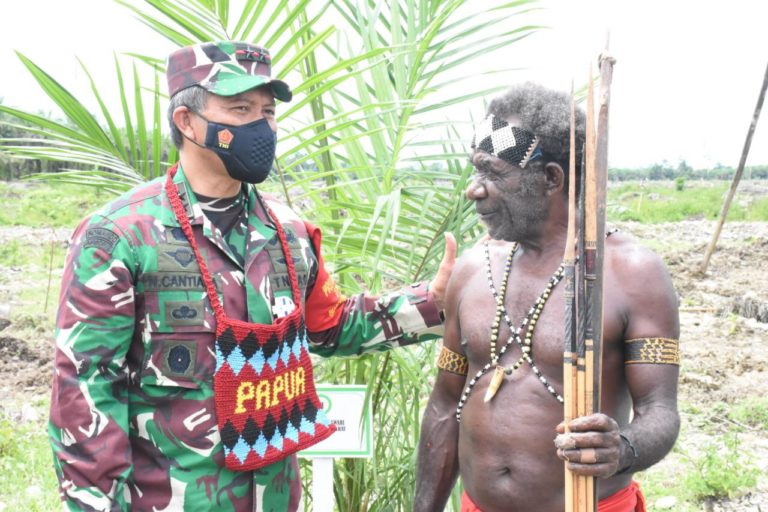 Pendapatan Petani Papua Barat Lampaui Gaji Pangdam Kasuari?