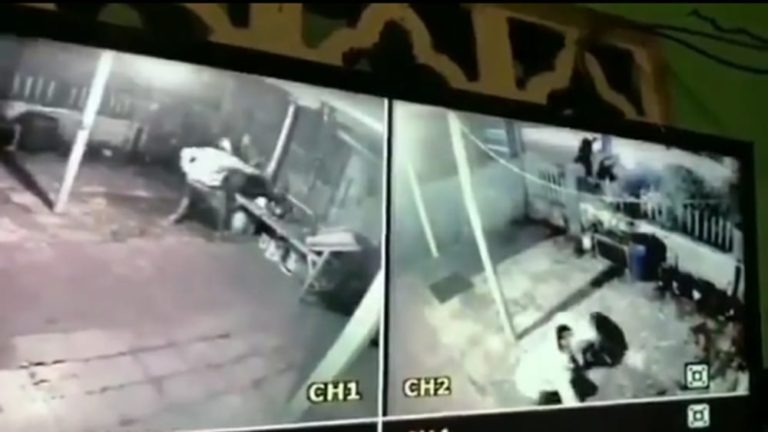 Memalukan! Aksi Pria di Depok Mencuri Ikan Cupang Terekam CCTV