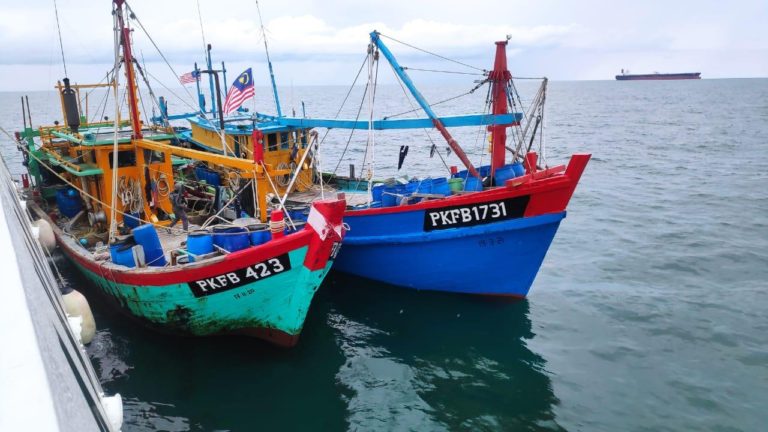 Bakamla RI Tangkap Dua Kapal Pencuri Ikan Asal Malaysia