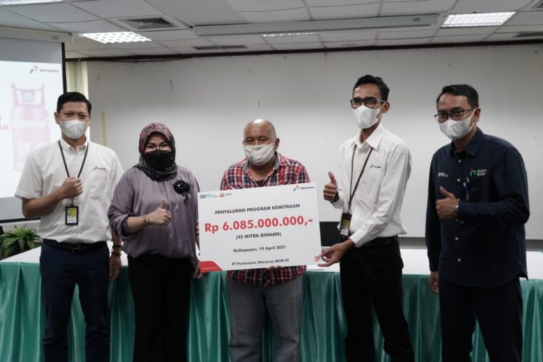 Pertamina Salurkan Pinjaman Modal Usaha Rp 6 M untuk Pelaku UMKM di Kalimantan