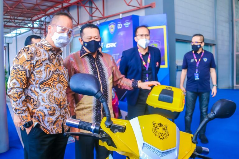 Semakin Kompetitif, Menperin Beberkan Target dan Capaian Industri Otomotif