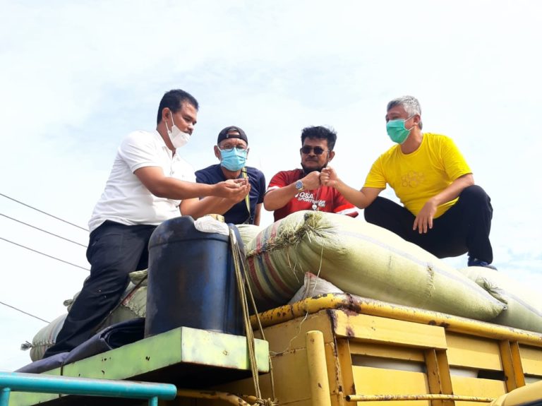 Mentan Stabilkan Harga Gabah di Sumsel dari Atas Truk