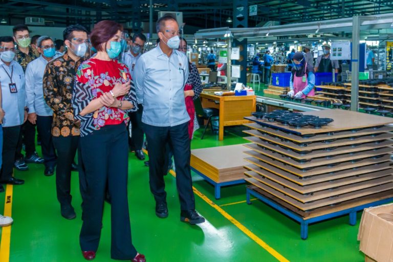 Menperin Apresiasi Perusahaan Elektronik di Surabaya, Pasok Speaker Mobil Mewah