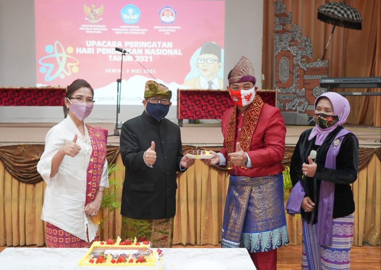 Rangkaian Peringatan Hardiknas  di Singapura Berlangsung Semarak Terapkan Prokes Ketat