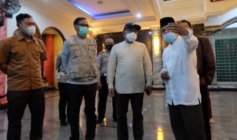 Wali Kota Depok Pantau Penerapan Prokes di Masjid Jelang Salat Idul Fitri