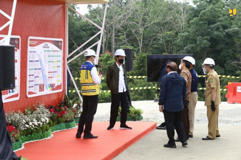 Jokowi berharap Tol Pekanbaru-Bangkinang percepat Pergerakan Barang dan Orang