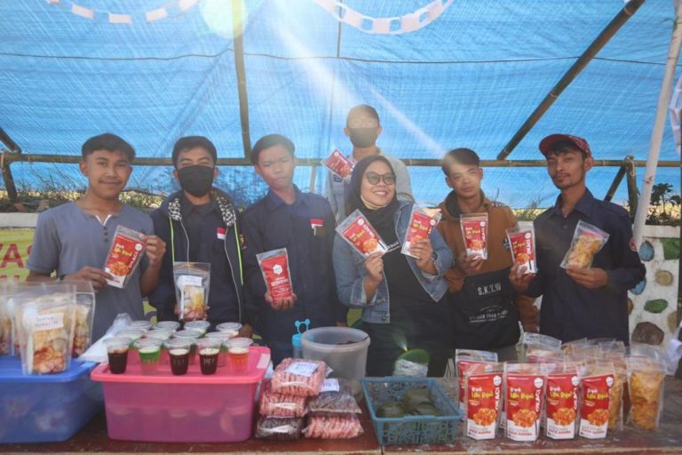 Sejalan Program Kementan, Mahasiswa Vokasi IPB Terjun Gerakkan Petani Milenial