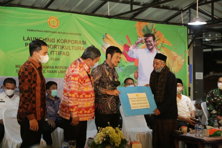 Mentan Syahrul Launching Korporasi Petani Hortikultura Pondok Pesantren di Bandung