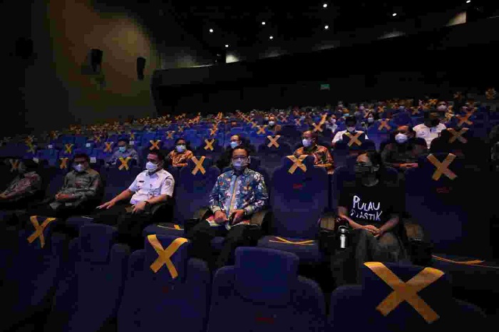 Anies Ajak Anak Buahnya Nobar Film Pulau Plastik