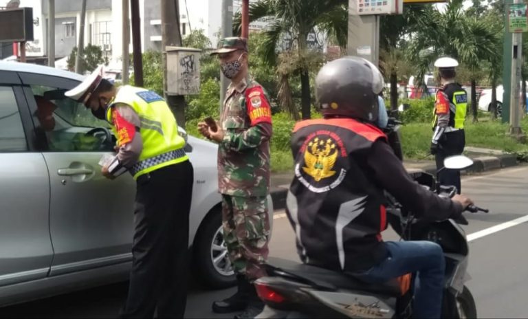 Larangan Mudik, Puluhan Kendaraan di Depok Terpaksa Balik Arah