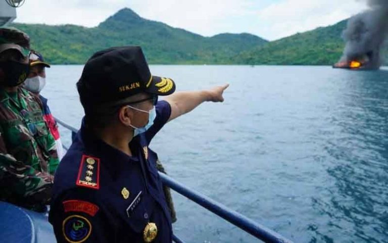 Curi Cumi di Laut Natuna, KKP Tangkap Enam Kapal Ilegal Asing