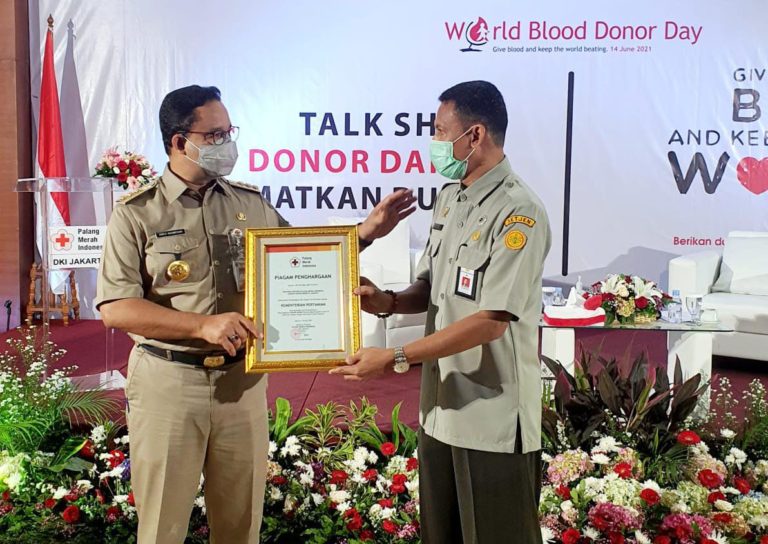 PMI Beri Penghargaan Kementan Tepat di Hari Donor Sedunia