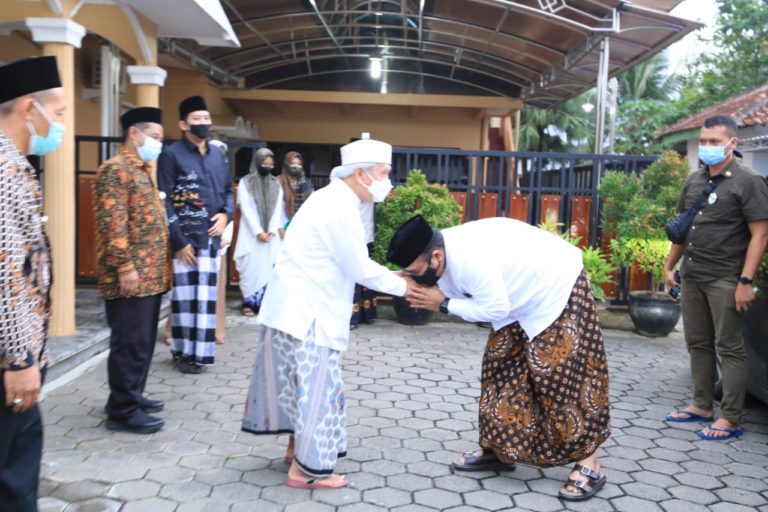 Sowan Para Kiai, Menag Sosialisasikan Prokes Penyelenggaraan Salat IdulAdha dan Qurban