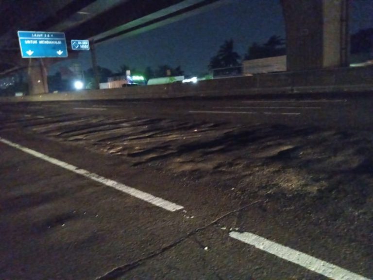 Jasa Marga Rekonstruksi Rigid Pavement Km 34+353 Tol Jakarta-Cikampek