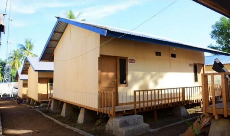Dibantu Sekolah Relawan Depok, Puluhan Warga NTT Miliki Rumah Baru