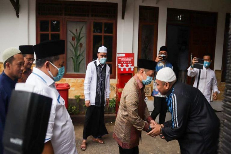 Berduka, Anis Matta Sebut RKH Muhammad Thohir Abdul Hamid Salah Satu Ulama Kharismatik Madura ﻿