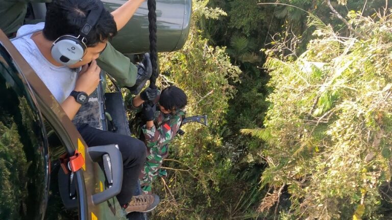Prajurit TNI Tembak Mati Dua Orang Kelompok Teroris MIT Poso