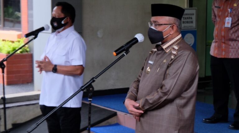 Mendagri Puji Pemkot Depok Terkait Pencairan 100 Persen Insentif Nakes