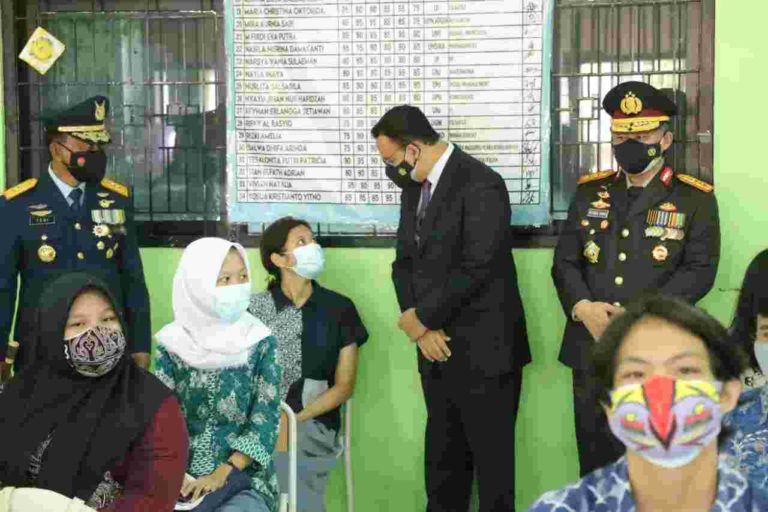 Jakarta Jadi Provinsi Pertama Pakai Vaksin Sinovac bagi Usia 12-17 Tahun