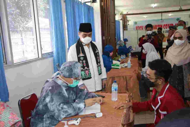 Lindungi Anak dari Corona, Pemprov DKI Genjot Vaksinasi di Sekolah